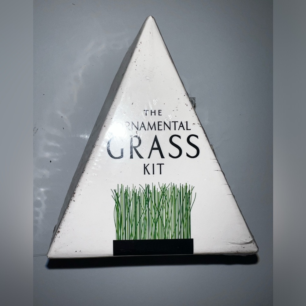 $4 MINI GRASS BOOK SET. SEALED. $4 IF BUNDLED - Picture 3 of 6